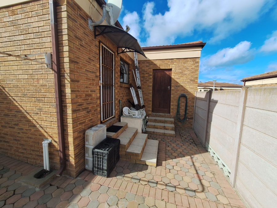 3 Bedroom Property for Sale in Hartenbos Central Western Cape